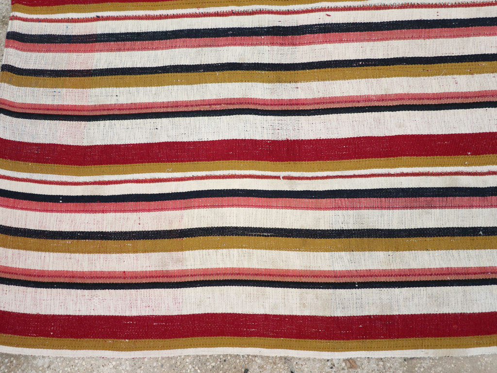 Vintage Turkish Kilim Accent Rug, No.30173 - Galerie Shabab