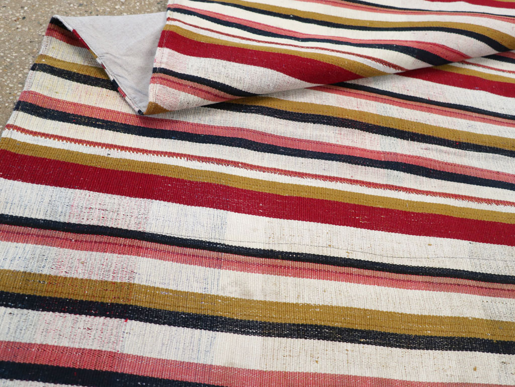 Vintage Turkish Kilim Accent Rug, No.30173 - Galerie Shabab