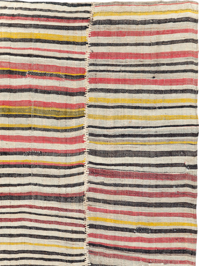 Vintage Persian Flatweave Kilim Accent Rug, No.30174 - Galerie Shabab