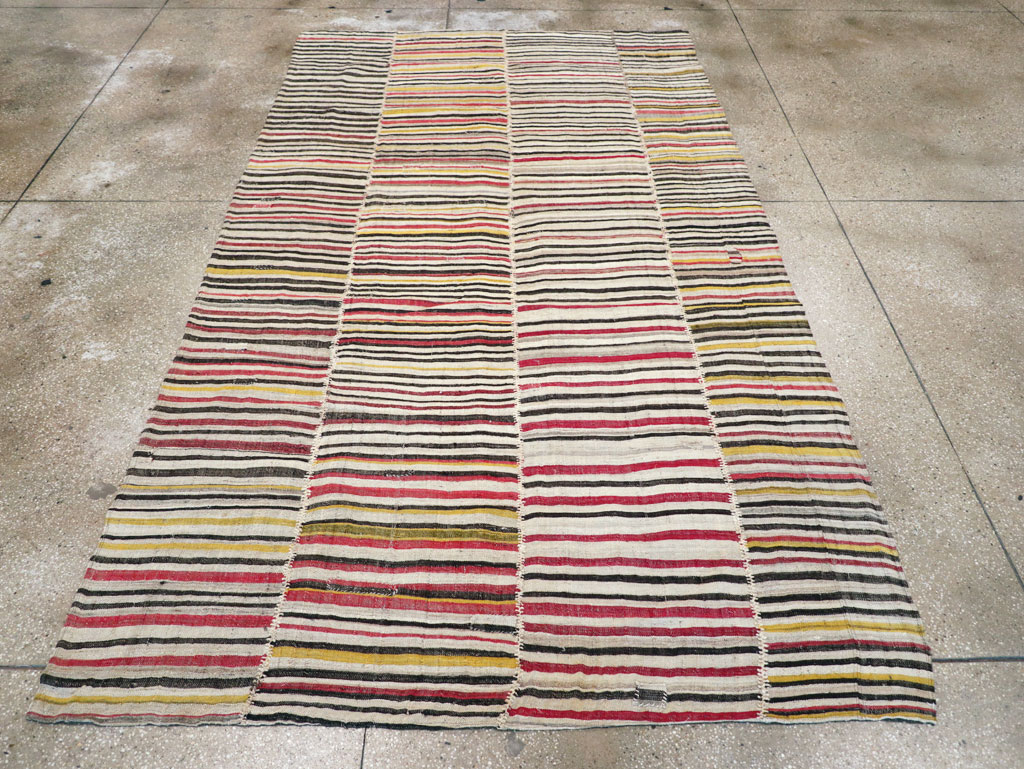 Vintage Persian Flatweave Kilim Accent Rug, No.30174 - Galerie Shabab