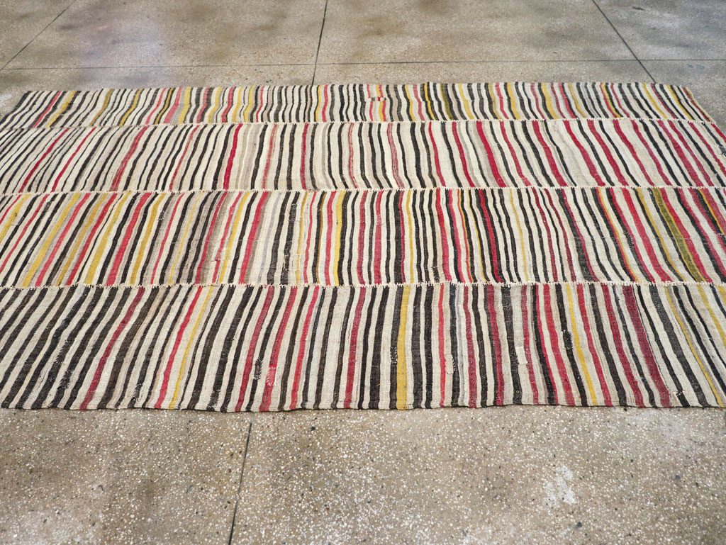 Vintage Persian Flatweave Kilim Accent Rug, No.30174 - Galerie Shabab