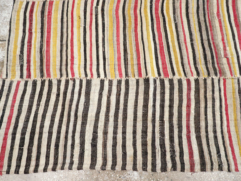 Vintage Persian Flatweave Kilim Accent Rug, No.30174 - Galerie Shabab