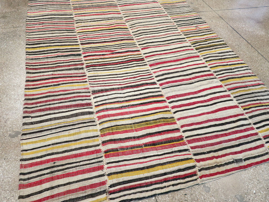 Vintage Persian Flatweave Kilim Accent Rug, No.30174 - Galerie Shabab