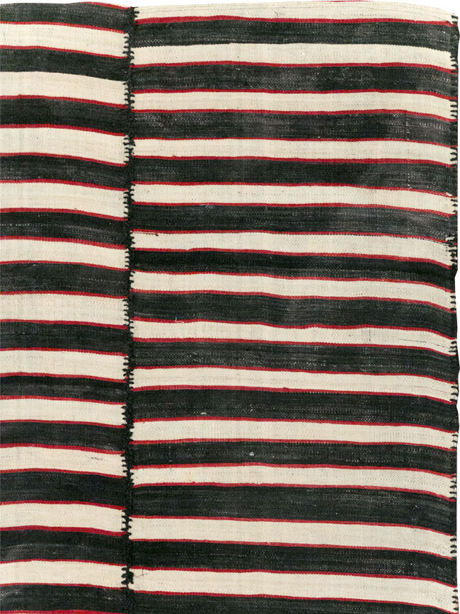 Vintage Persian Flatweave Kilim Accent Carpet, No.30176 - Galerie Shabab