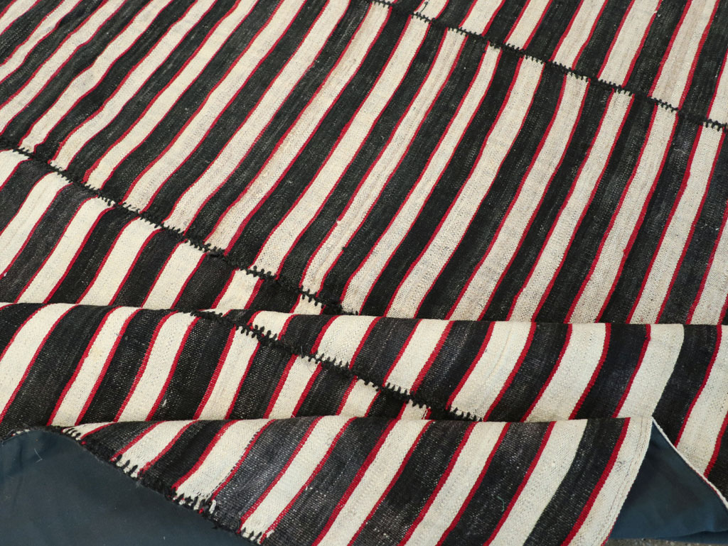 Vintage Persian Flatweave Kilim Accent Carpet, No.30176 - Galerie Shabab