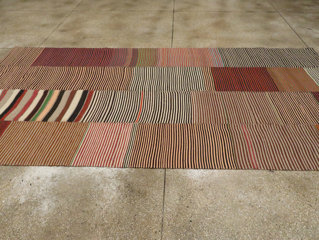 Vintage Turkish Flatweave Kilim Gallery Carpet, No.30177 - Galerie Shabab
