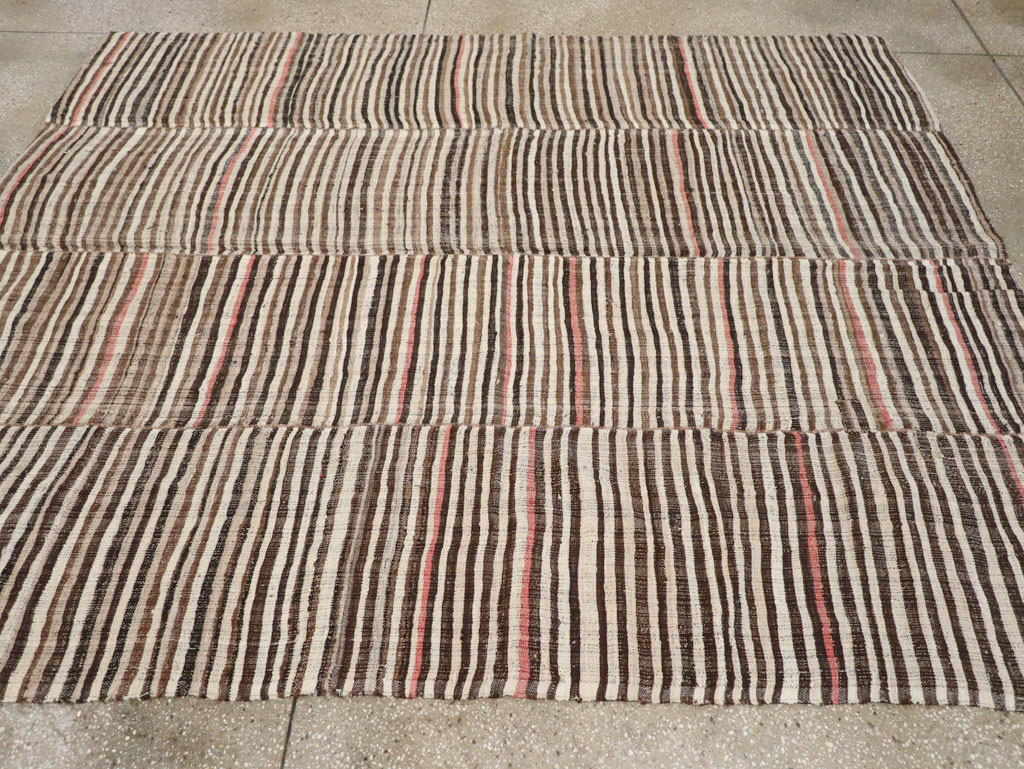 Vintage Persian Mazandaran Kilim Accent Carpet, No.30178 - Galerie Shabab