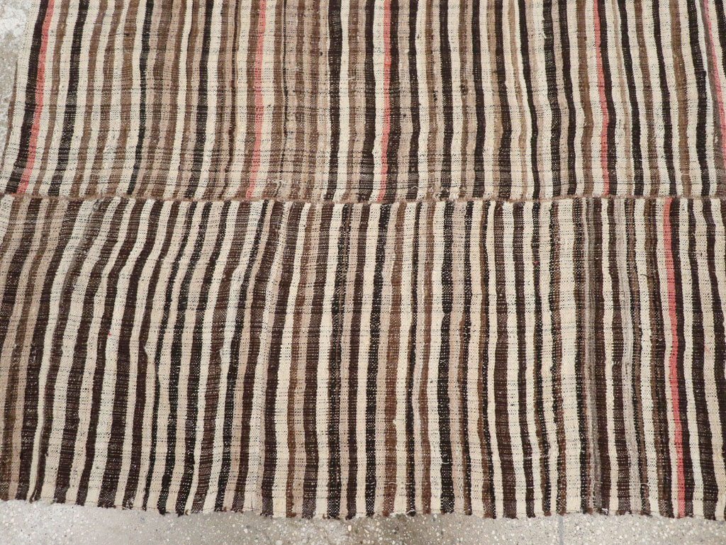 Vintage Persian Mazandaran Kilim Accent Carpet, No.30178 - Galerie Shabab