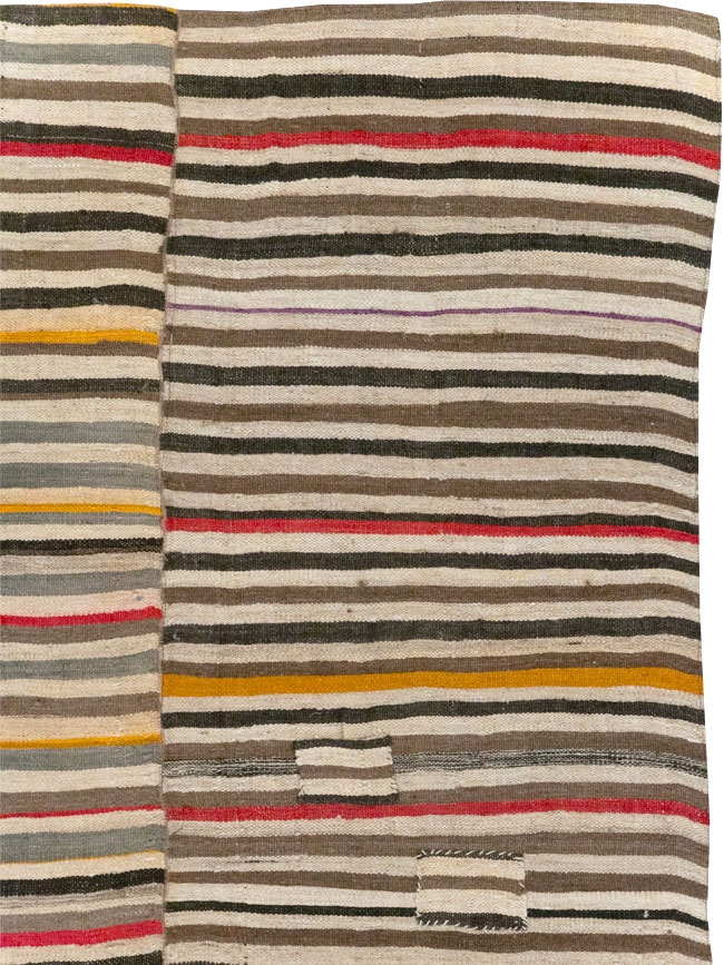 Vintage Persian Flatweave Kilim Accent Carpet, No.30179 - Galerie Shabab