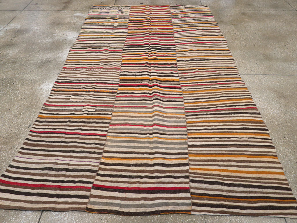 Vintage Persian Flatweave Kilim Accent Carpet, No.30179 - Galerie Shabab