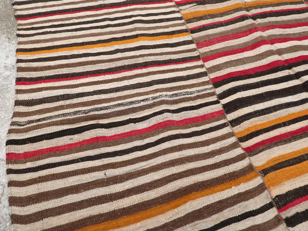 Vintage Persian Flatweave Kilim Accent Carpet, No.30179 - Galerie Shabab