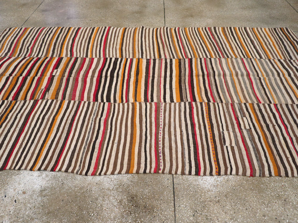 Vintage Persian Flatweave Kilim Accent Carpet, No.30179 - Galerie Shabab