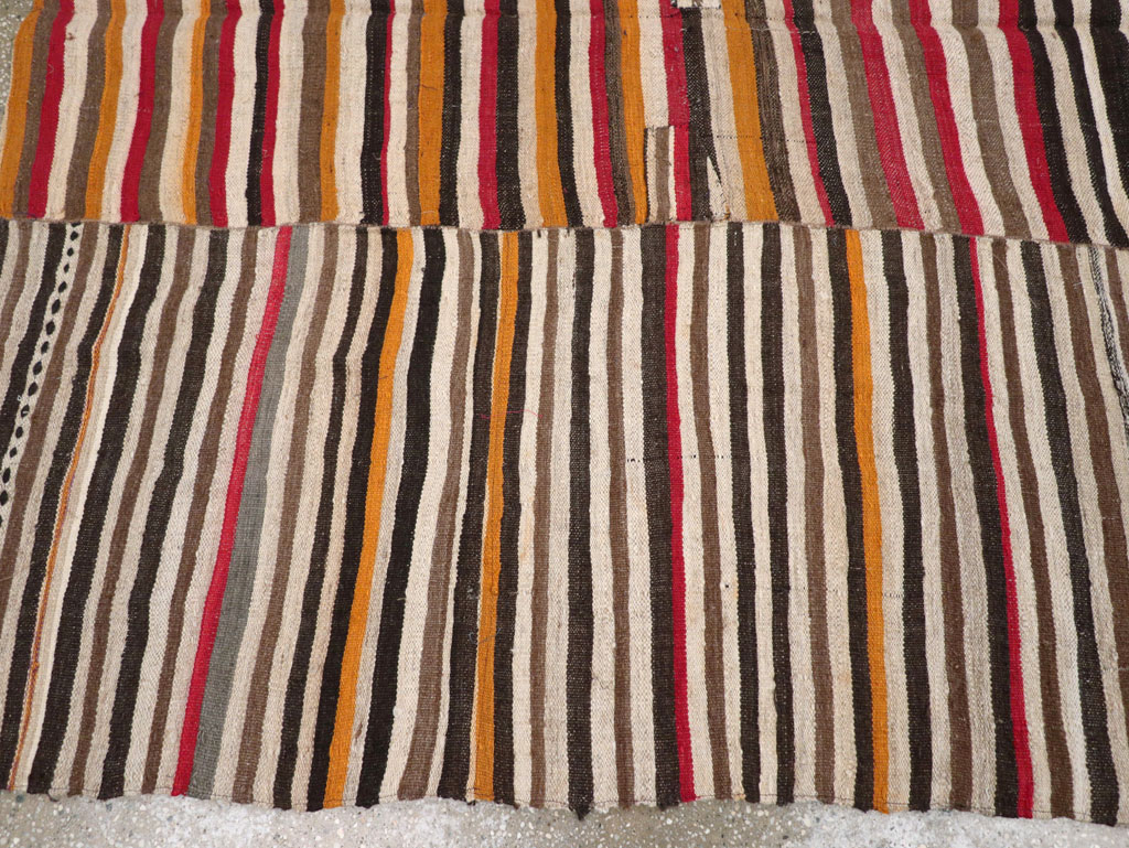 Vintage Persian Flatweave Kilim Accent Carpet, No.30179 - Galerie Shabab