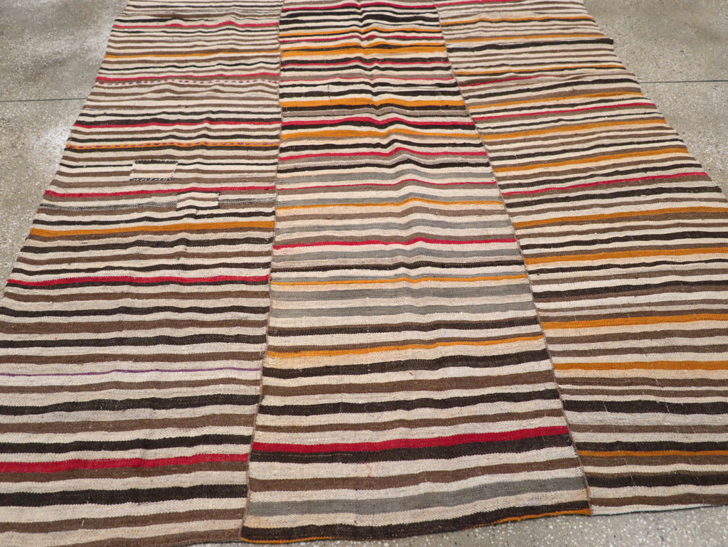 Vintage Persian Flatweave Kilim Accent Carpet, No.30179 - Galerie Shabab