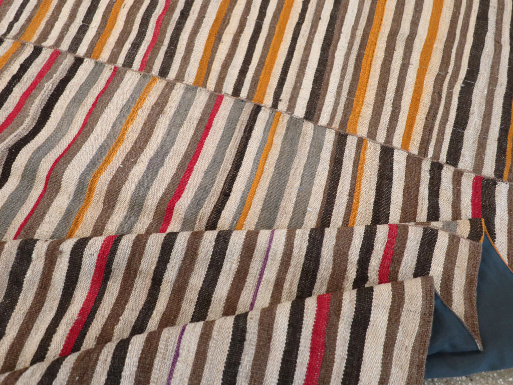 Vintage Persian Flatweave Kilim Accent Carpet, No.30179 - Galerie Shabab