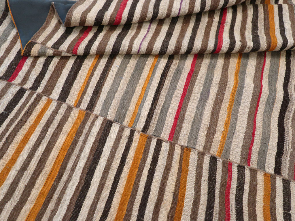 Vintage Persian Flatweave Kilim Accent Carpet, No.30179 - Galerie Shabab