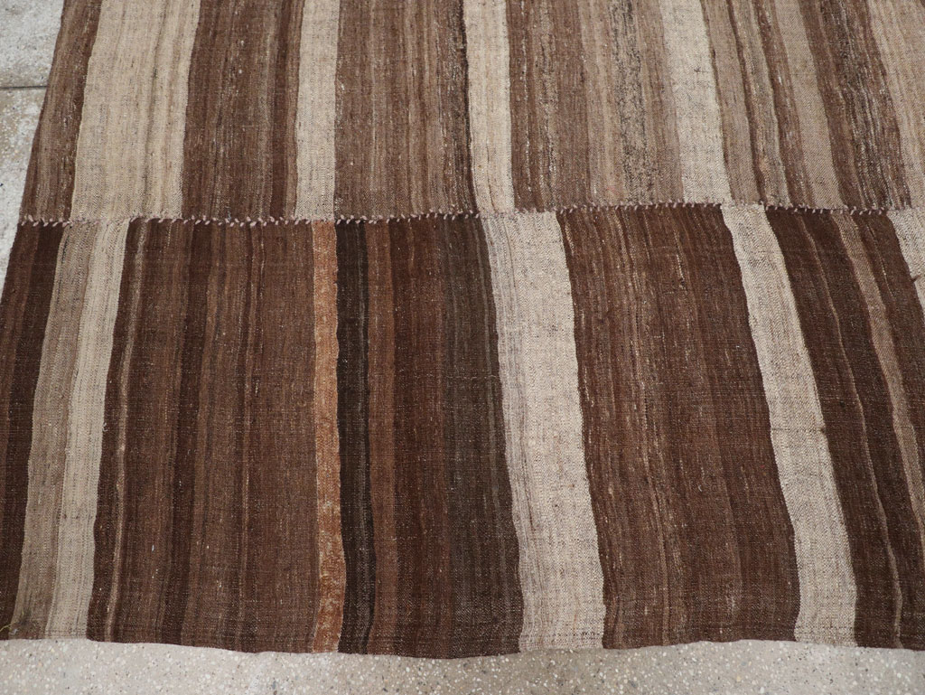 Contemporary Turkish Flatweave Kilim Small Room Size Carpet, No.30181 - Galerie Shabab