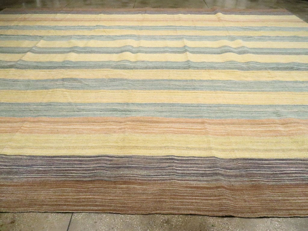 Modern Turkish Oversize Flatweave, No.30182 - Galerie Shabab