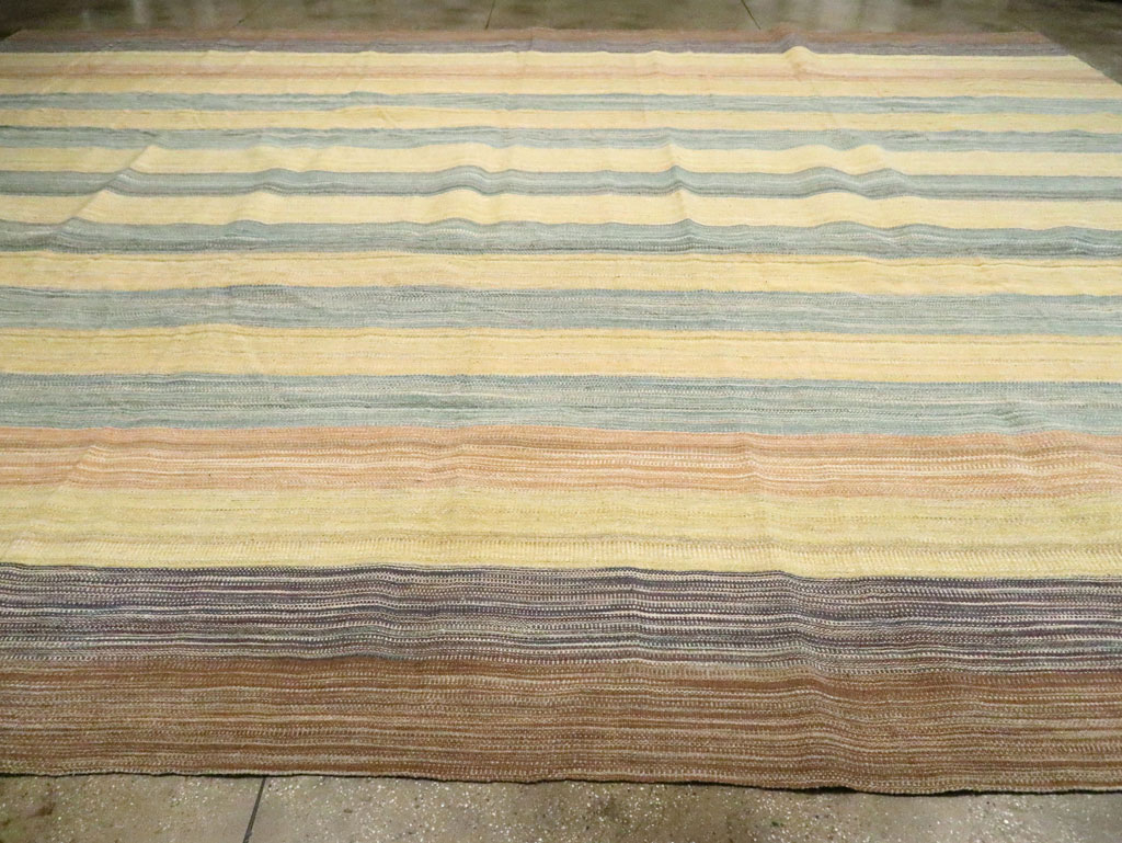 Modern Turkish Oversize Flatweave, No.30182 - Galerie Shabab