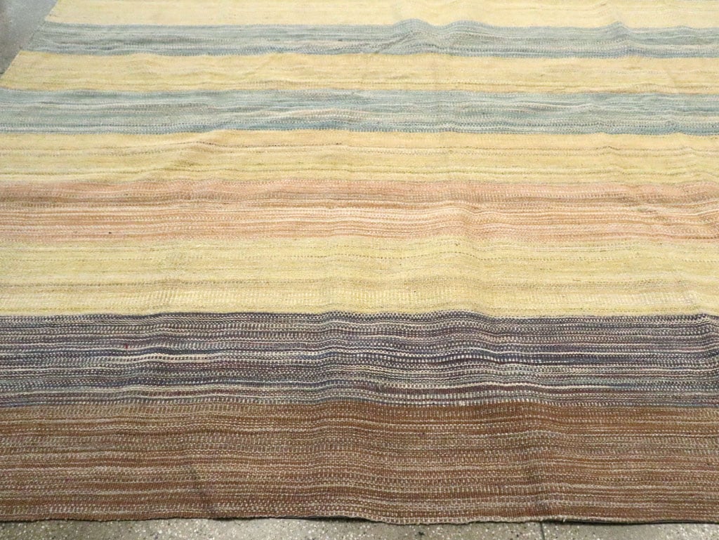 Modern Turkish Oversize Flatweave, No.30182 - Galerie Shabab