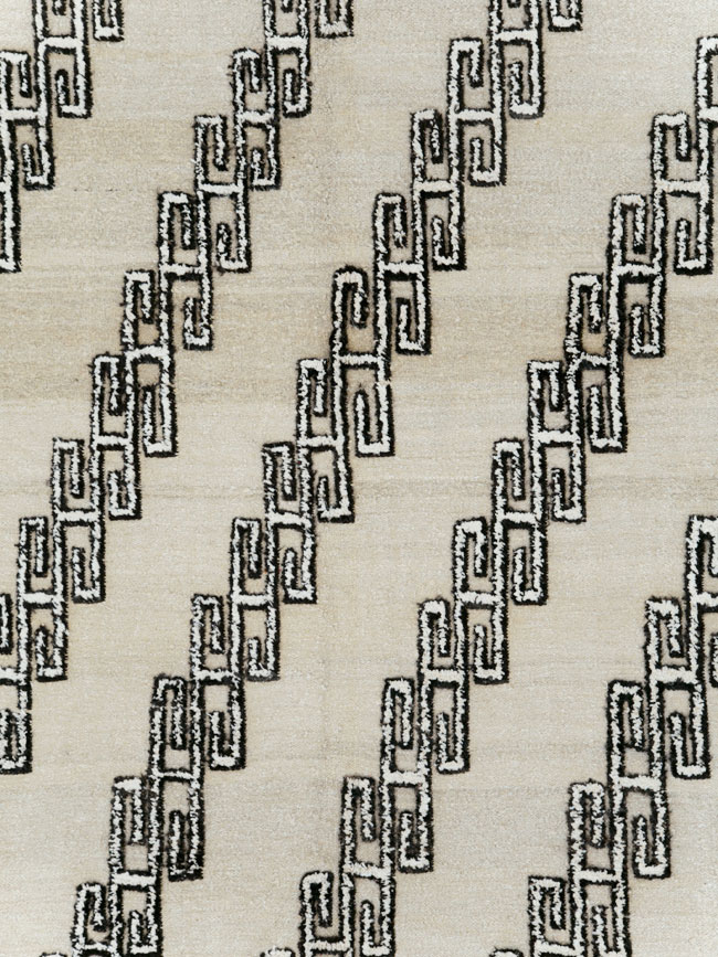 Contemporary Turkish Room Size Carpet, No.30186 - Galerie Shabab