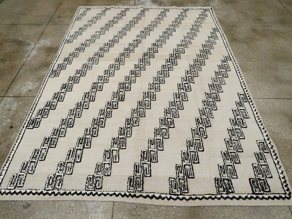 Contemporary Turkish Room Size Carpet, No.30186 - Galerie Shabab
