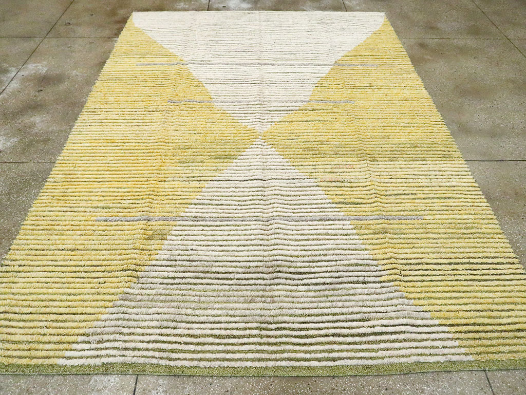 Contemporary Turkish Room Size Carpet, No.30187 - Galerie Shabab