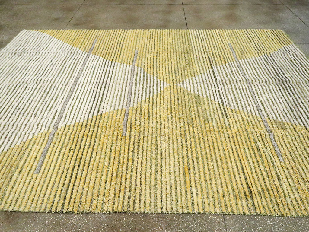 Contemporary Turkish Room Size Carpet, No.30187 - Galerie Shabab