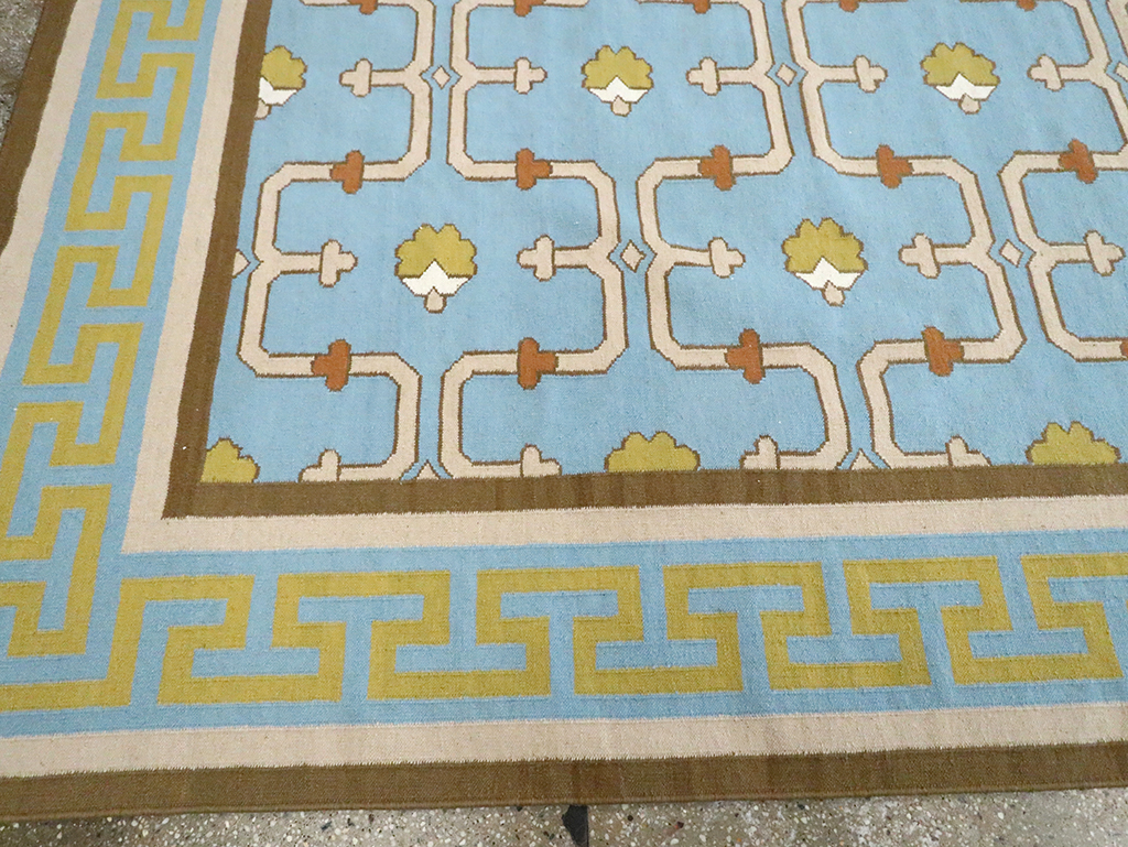 Contemporary Indian Flatweave Dhurrie Room Size Carpet, No.30199 - Galerie Shabab