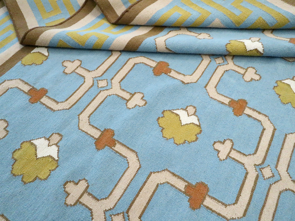 Contemporary Indian Flatweave Dhurrie Room Size Carpet, No.30199 - Galerie Shabab