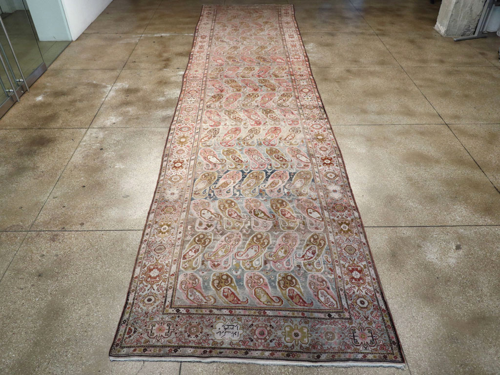 Antique Persian Malayer Gallery Carpet, No.30208 - Galerie Shabab