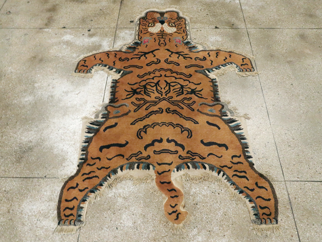 Vintage Pictorial Tibetan Rug, No.30210 - Galerie Shabab