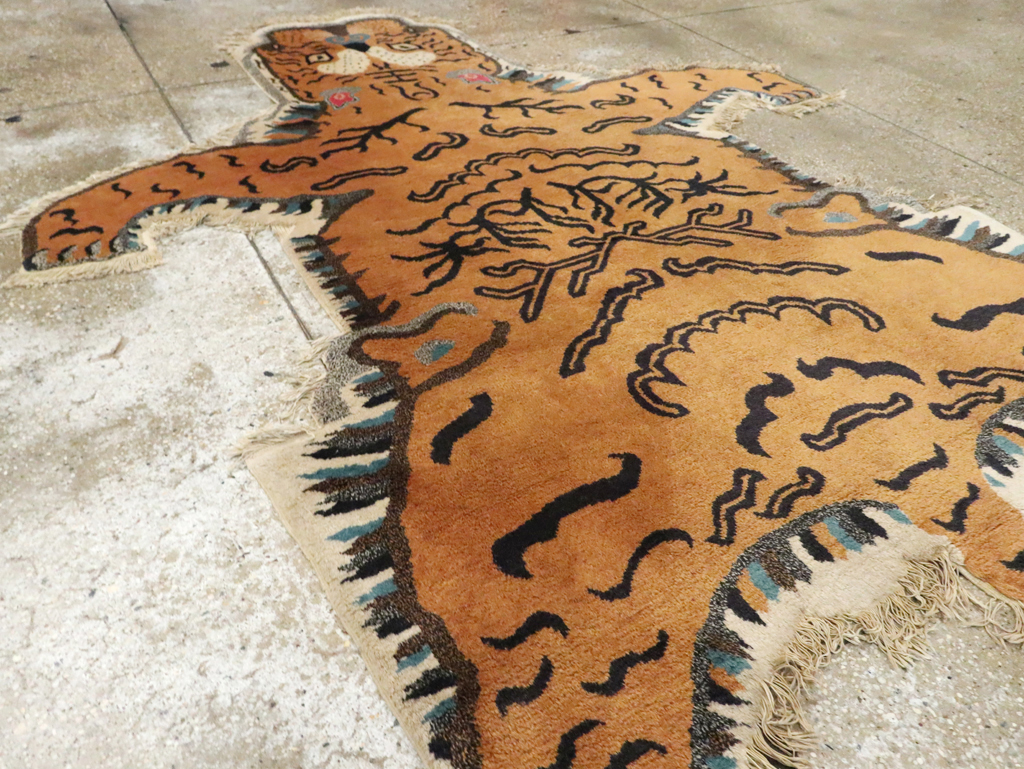 Vintage Pictorial Tibetan Rug, No.30210 - Galerie Shabab