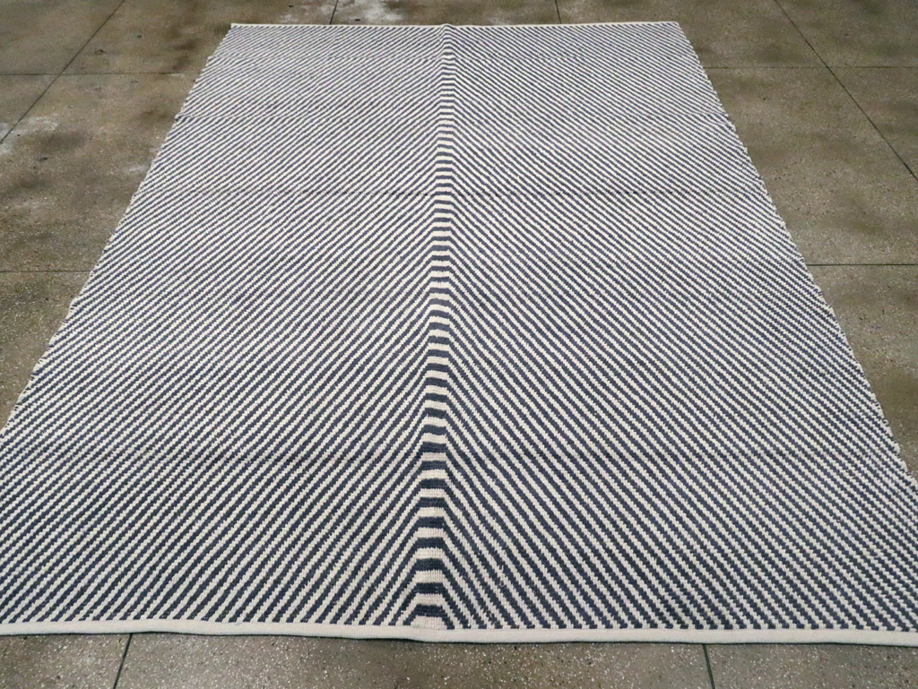Modern Turkish Room Size Carpet, No.30216 - Galerie Shabab