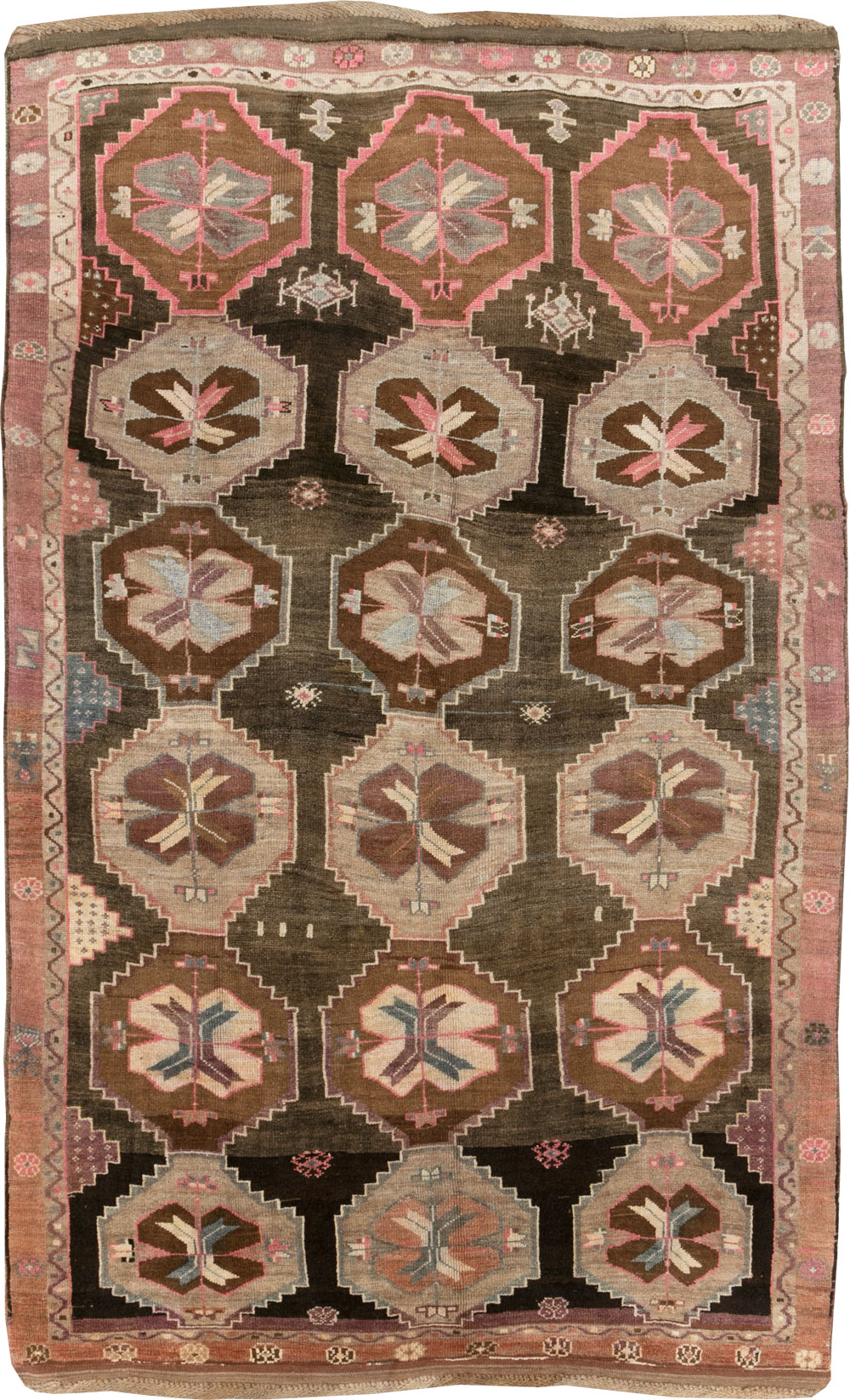 Vintage Anatolian Room Size Carpet, No.30224 - Galerie Shabab
