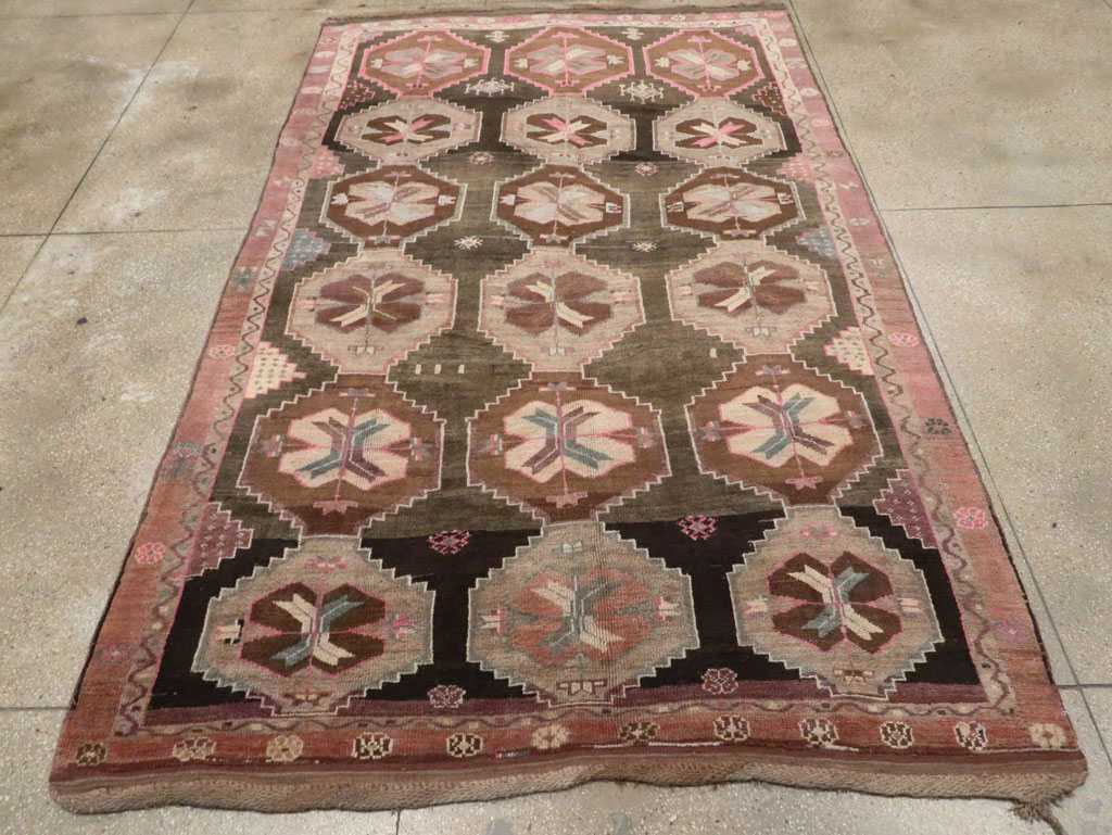 Vintage Anatolian Room Size Carpet, No.30224 - Galerie Shabab