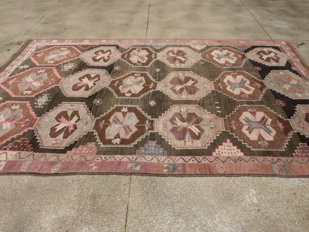 Vintage Anatolian Room Size Carpet, No.30224 - Galerie Shabab
