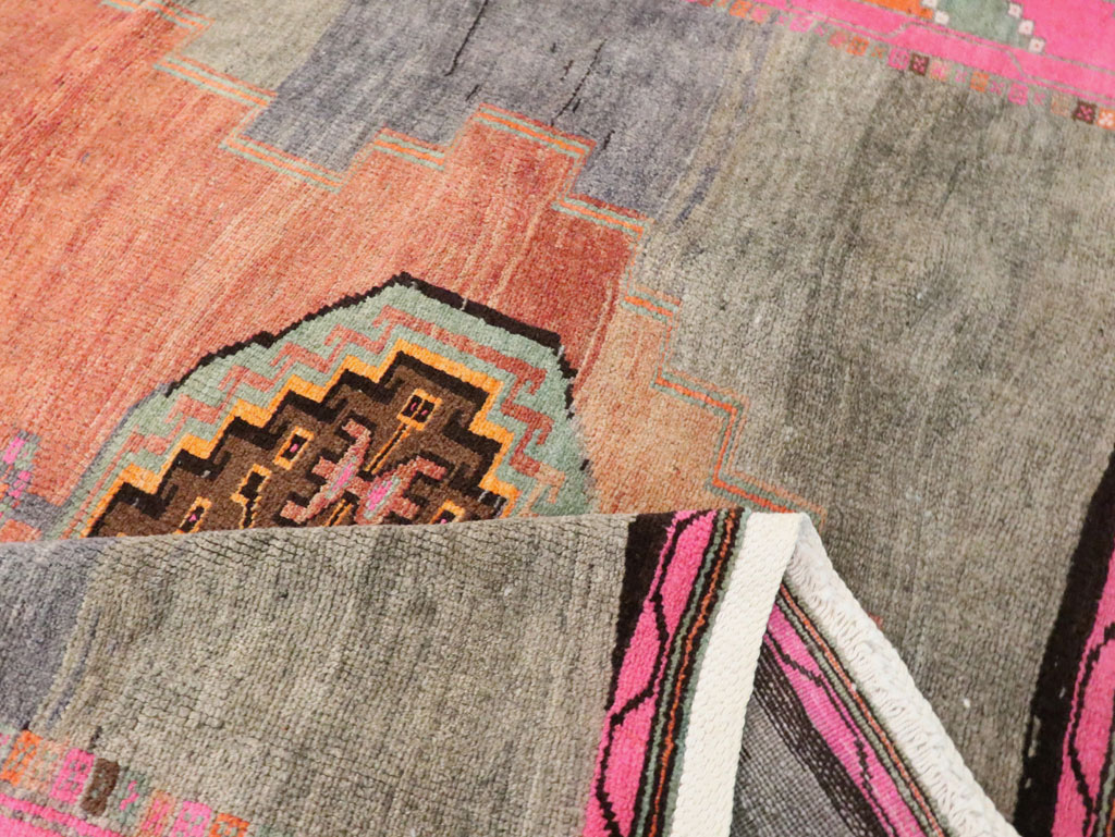 Vintage Anatolian Carpet, No.30227 - Galerie Shabab