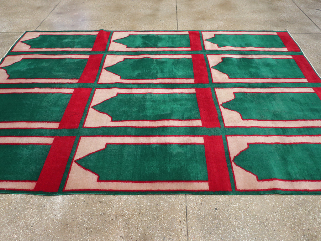 Vintage Turkish Art Deco Style Small Room Size Carpet, No.30237 - Galerie Shabab