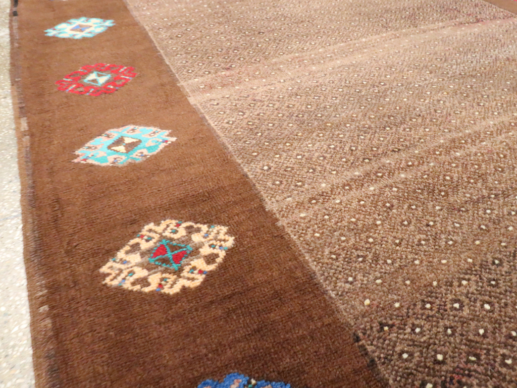 Vintage Turkish Anatolian Gallery Carpet, No.30244 - Galerie Shabab