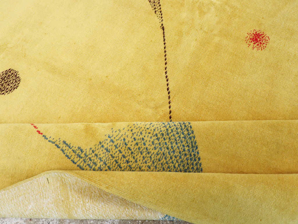 Vintage Turkish Art Deco Style Accent Carpet, No.30246 - Galerie Shabab