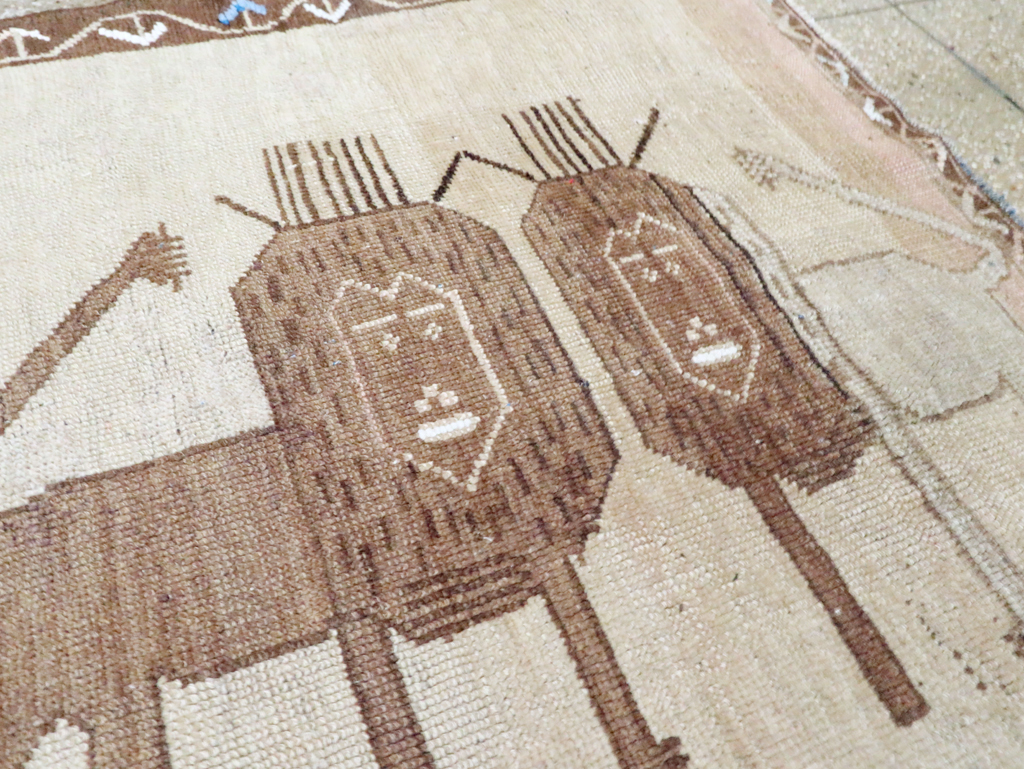 Vintage Turkish Anatolian Pictorial Accent Rug, No.30249 - Galerie Shabab