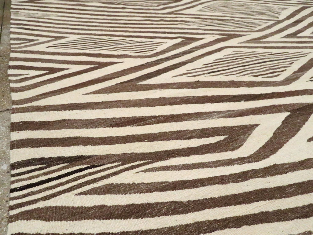 Swedish Inspired Modern Turkish Flatweave Kilim Large Carpet, No.30251 - Galerie Shabab