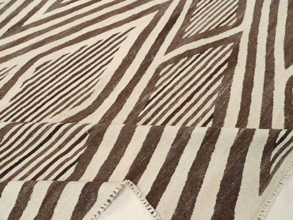 Swedish Inspired Modern Turkish Flatweave Kilim Large Carpet, No.30251 - Galerie Shabab