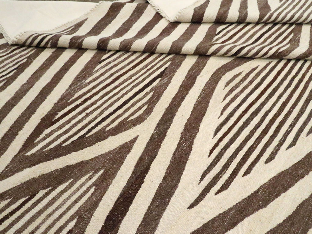 Swedish Inspired Modern Turkish Flatweave Kilim Large Carpet, No.30251 - Galerie Shabab