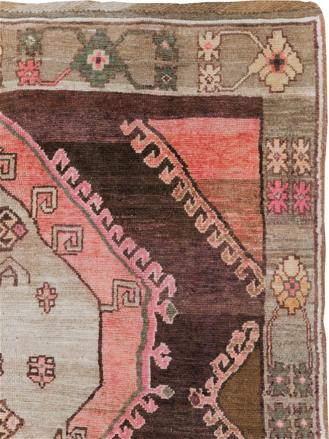 Vintage Anatolian Carpet, No.30257 - Galerie Shabab