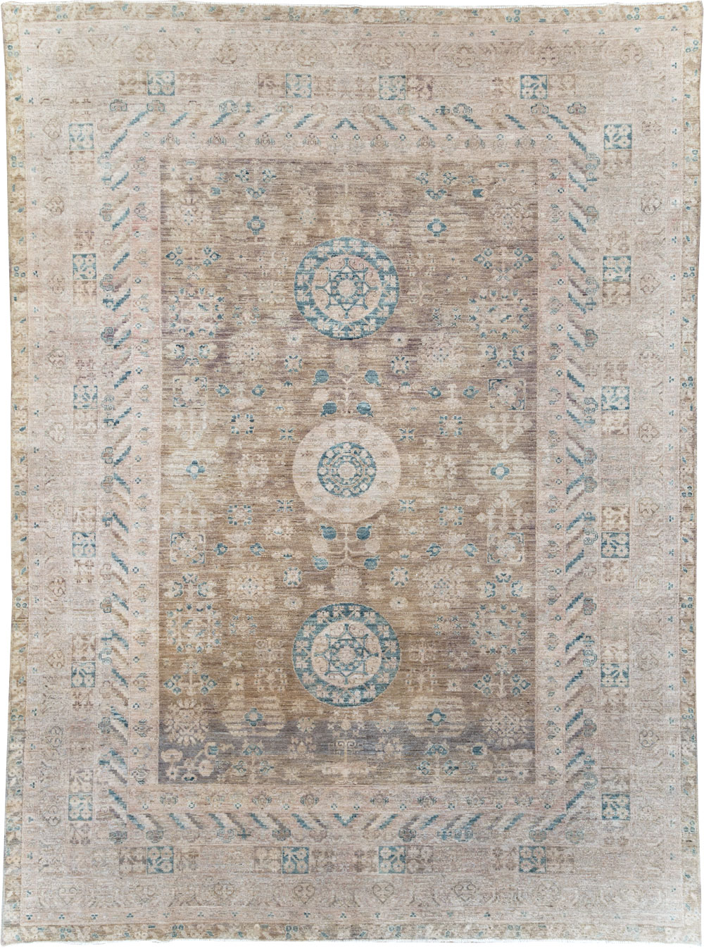 Modern East Turkestan Khotan Room Size Carpet, No.30268 - Galerie Shabab