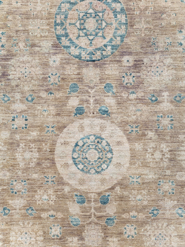 Modern East Turkestan Khotan Room Size Carpet, No.30268 - Galerie Shabab