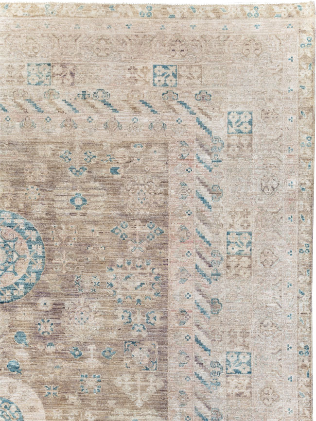 Modern East Turkestan Khotan Room Size Carpet, No.30268 - Galerie Shabab