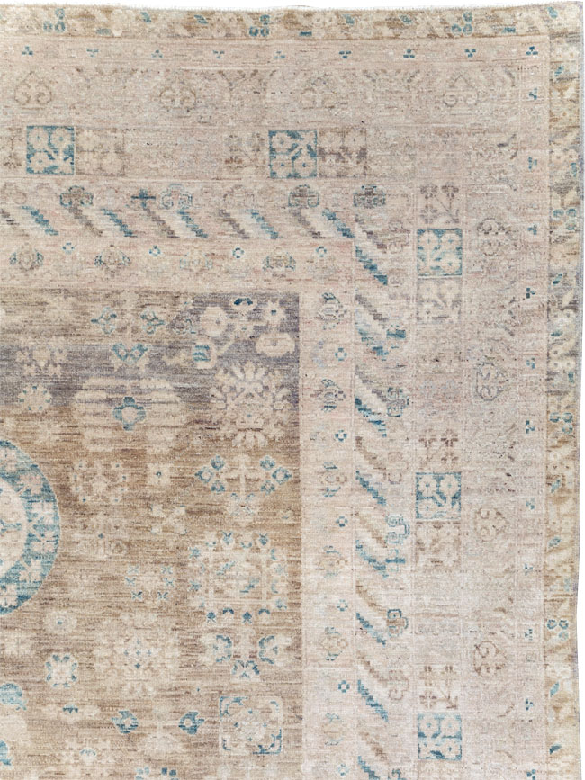 Modern East Turkestan Khotan Room Size Carpet, No.30268 - Galerie Shabab